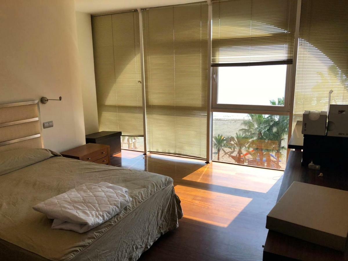 Atico-Duplex Primera Linea De Playa En El Centro De Эстепона Экстерьер фото