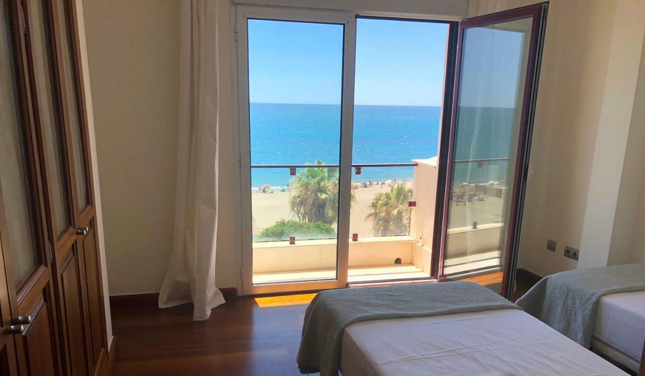 Atico-Duplex Primera Linea De Playa En El Centro De Эстепона Экстерьер фото